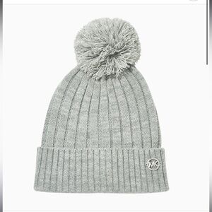 Michael Kors beanie w/pom